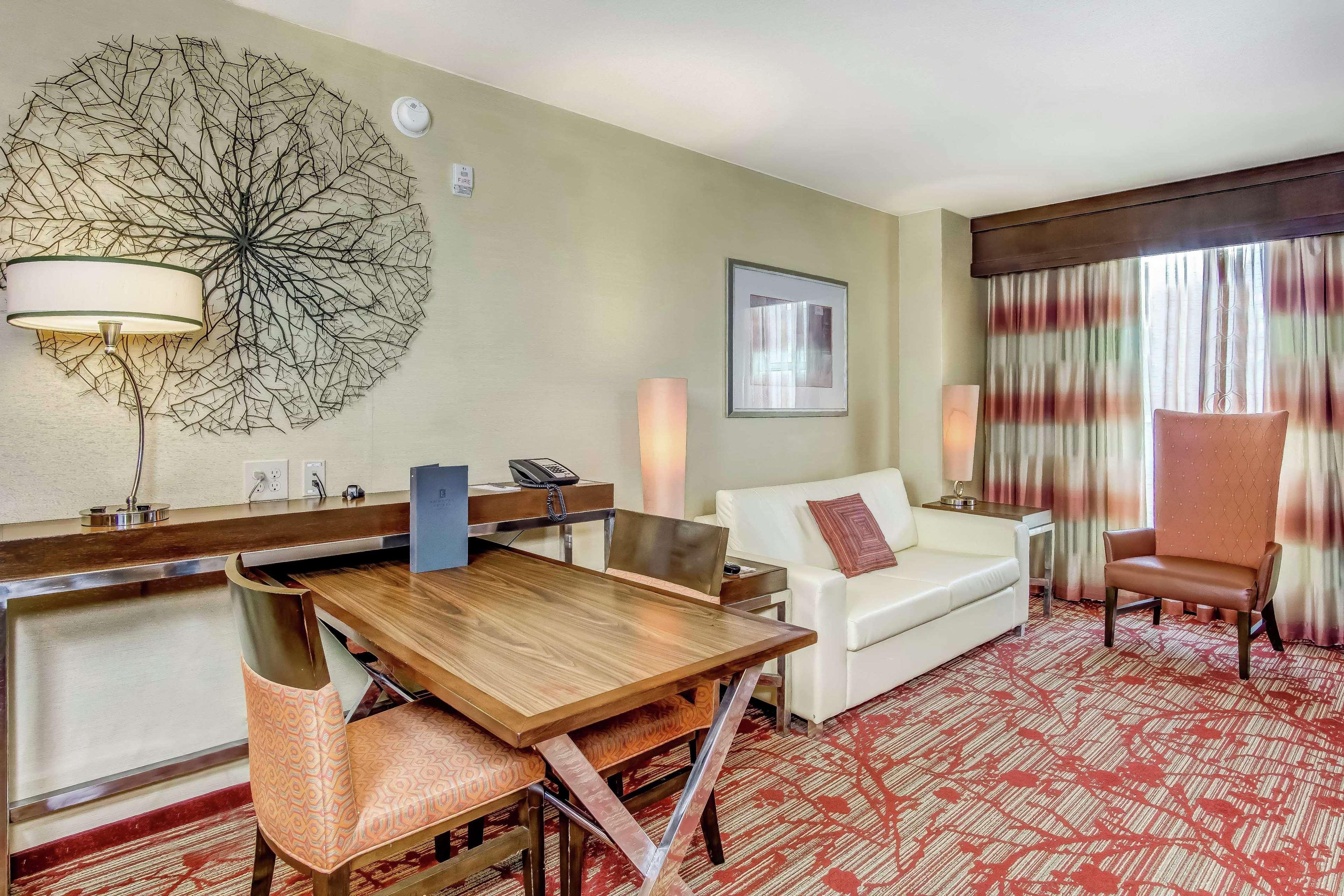 Embassy Suites Atlanta - Kennesaw Town Center Buitenkant foto