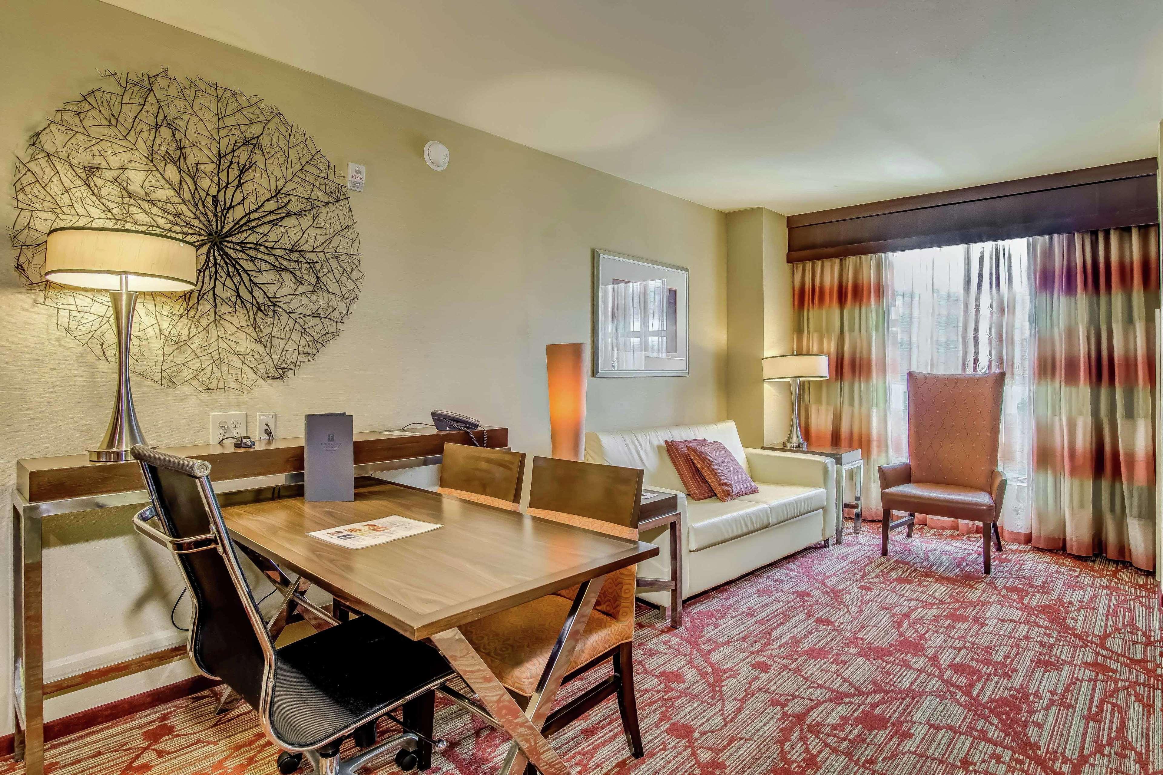 Embassy Suites Atlanta - Kennesaw Town Center Buitenkant foto