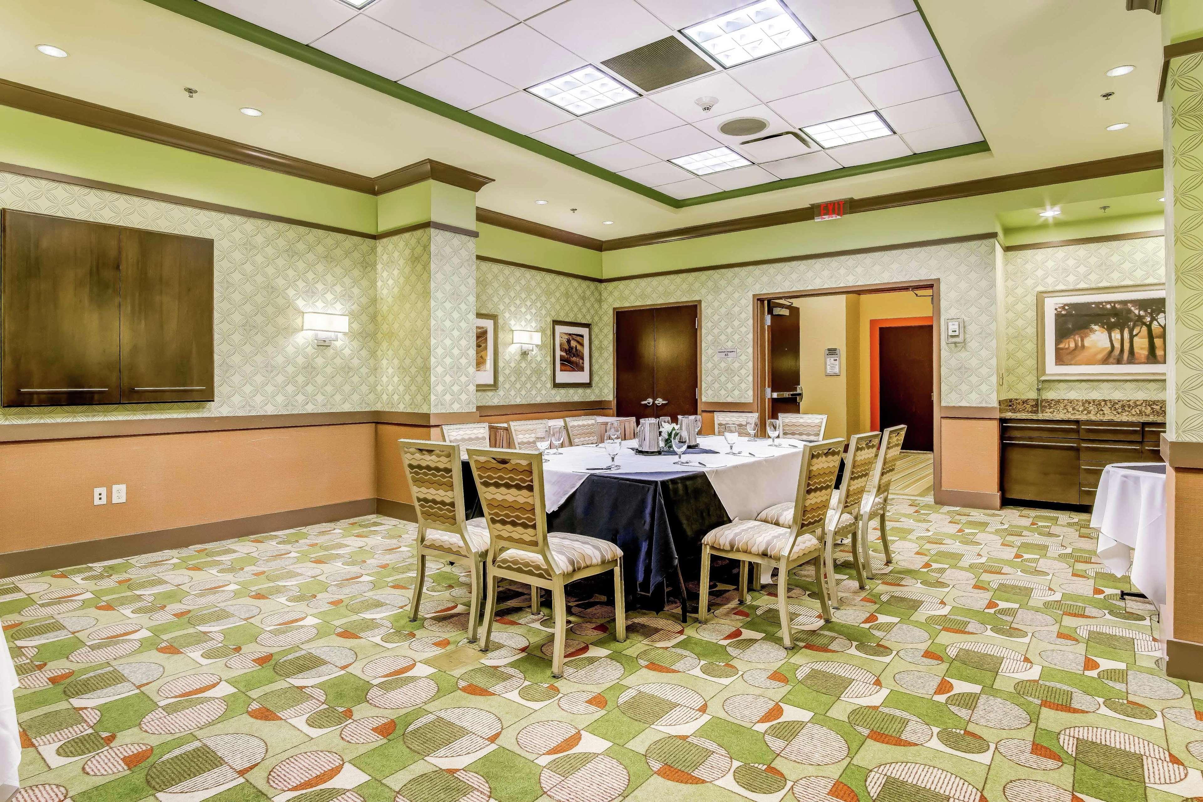 Embassy Suites Atlanta - Kennesaw Town Center Buitenkant foto